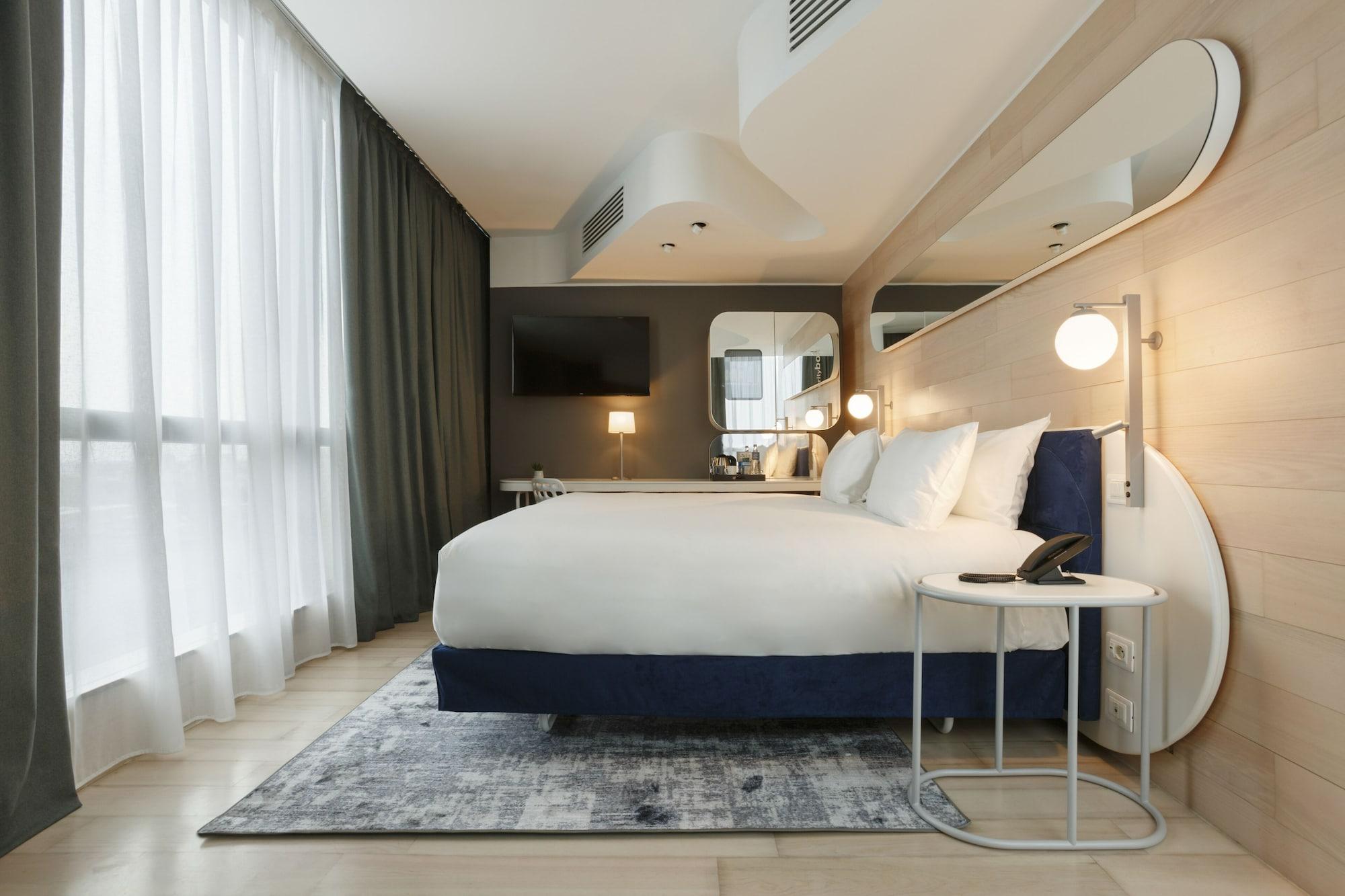 Voco Milan-Fiere By Ihg Hotel Exterior photo