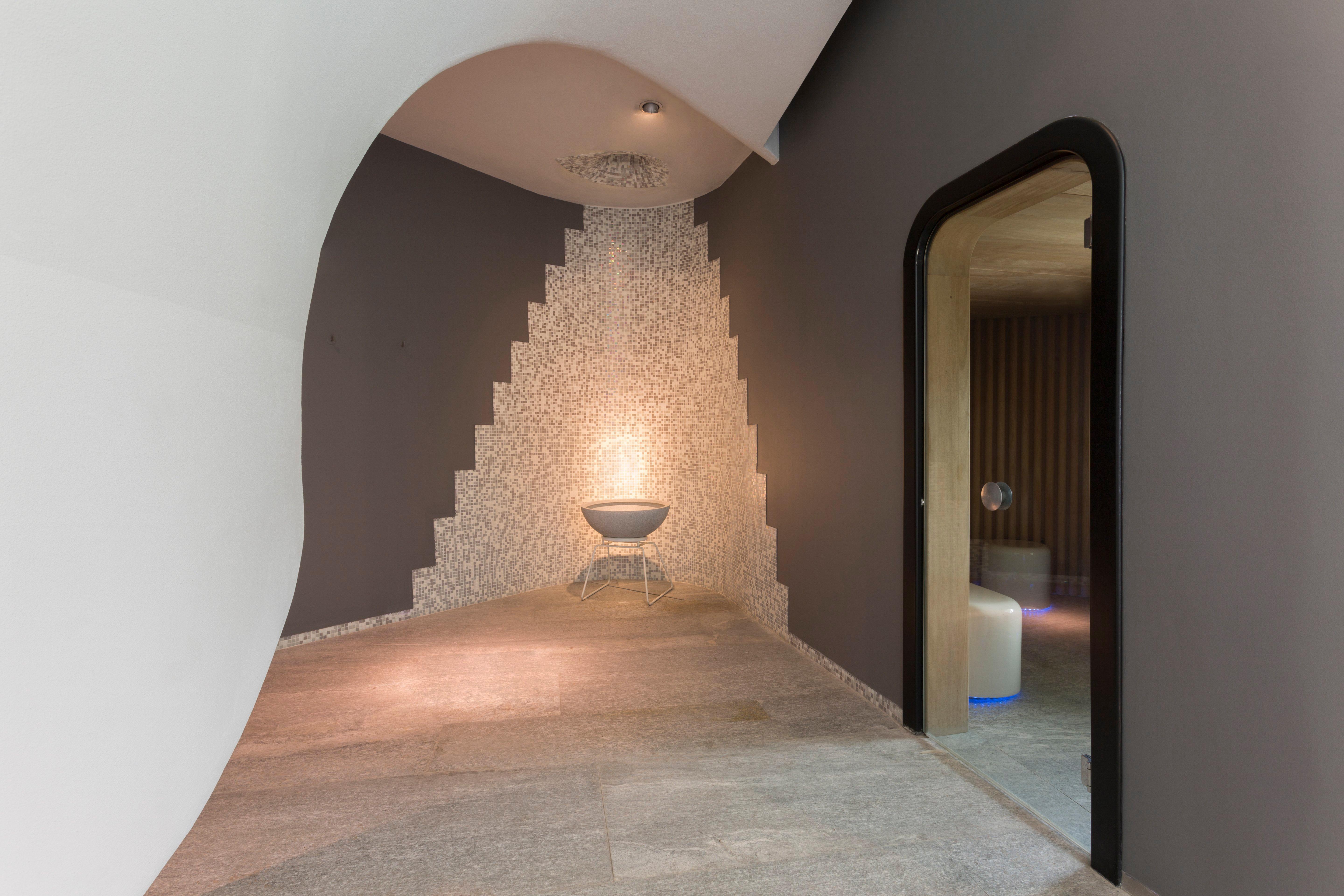 Voco Milan-Fiere By Ihg Hotel Exterior photo
