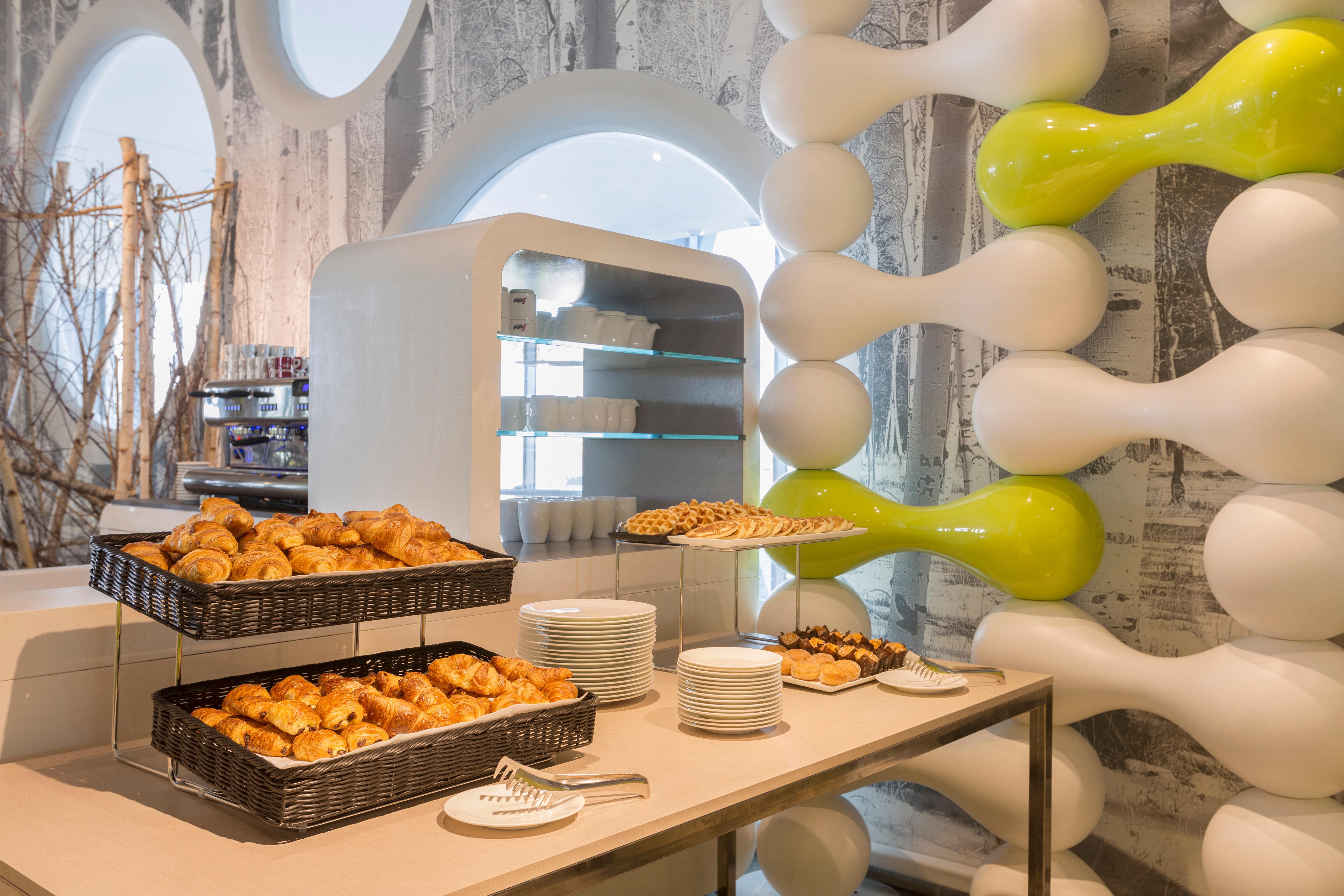 Voco Milan-Fiere By Ihg Hotel Exterior photo