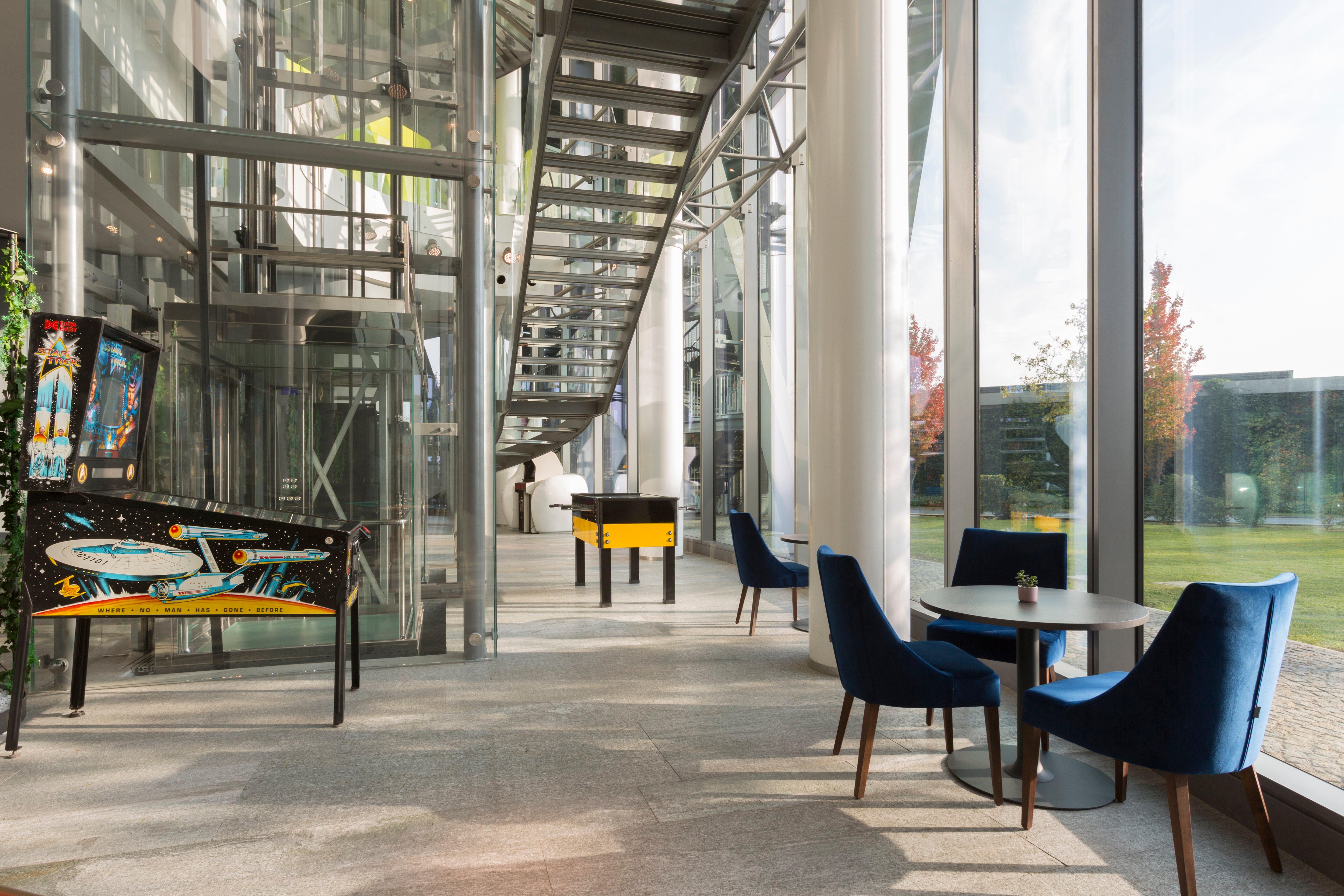 Voco Milan-Fiere By Ihg Hotel Exterior photo