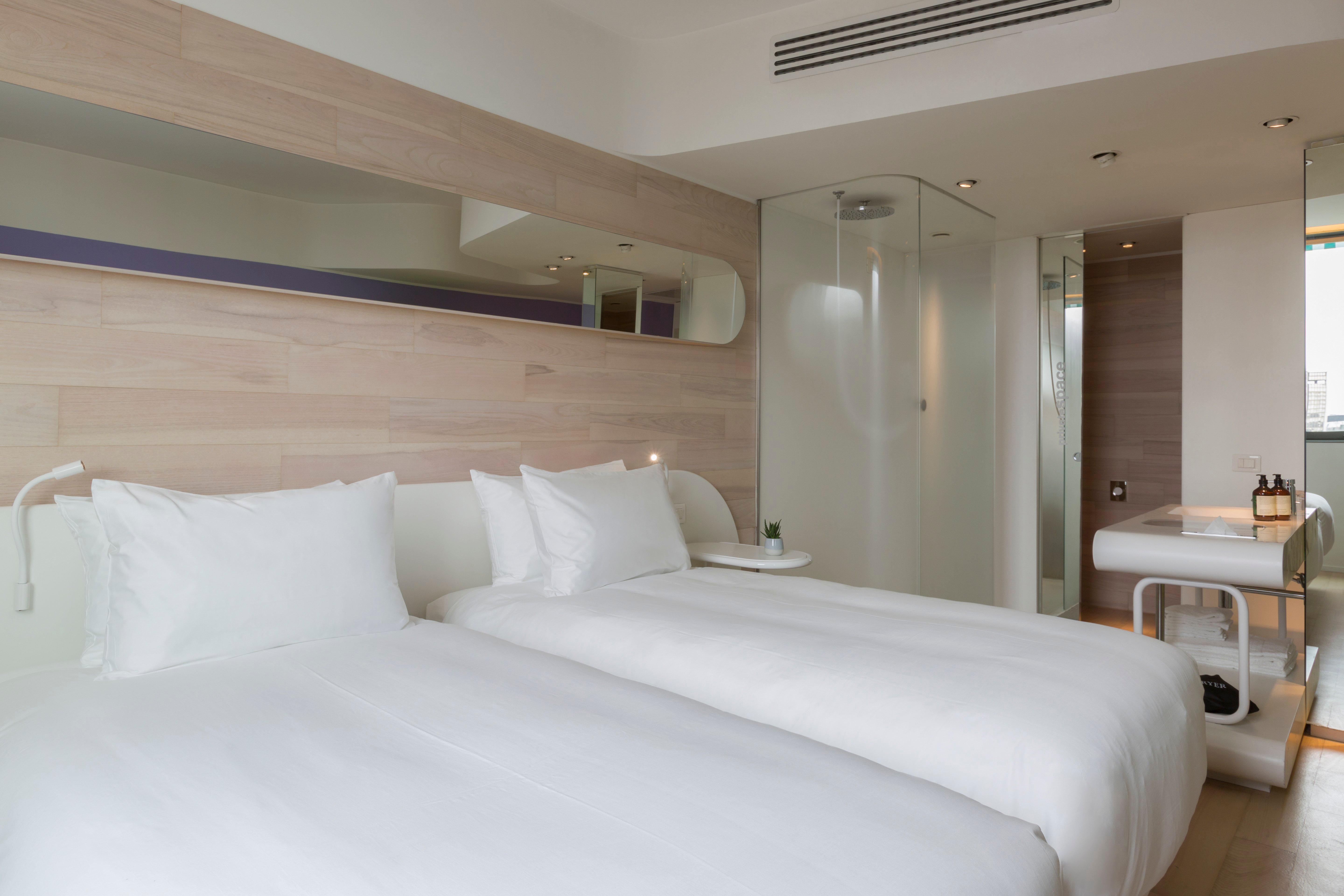 Voco Milan-Fiere By Ihg Hotel Exterior photo