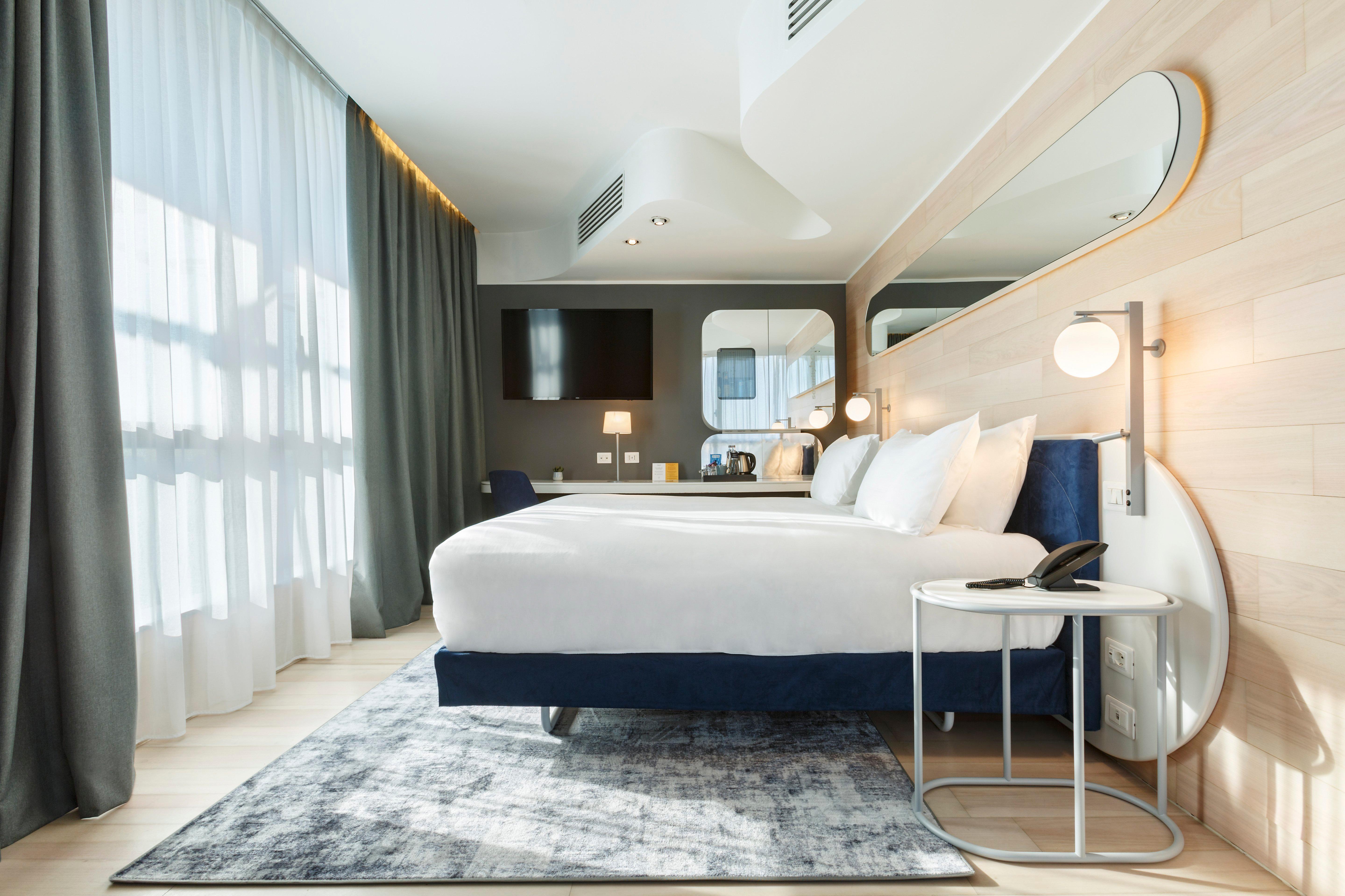 Voco Milan-Fiere By Ihg Hotel Exterior photo