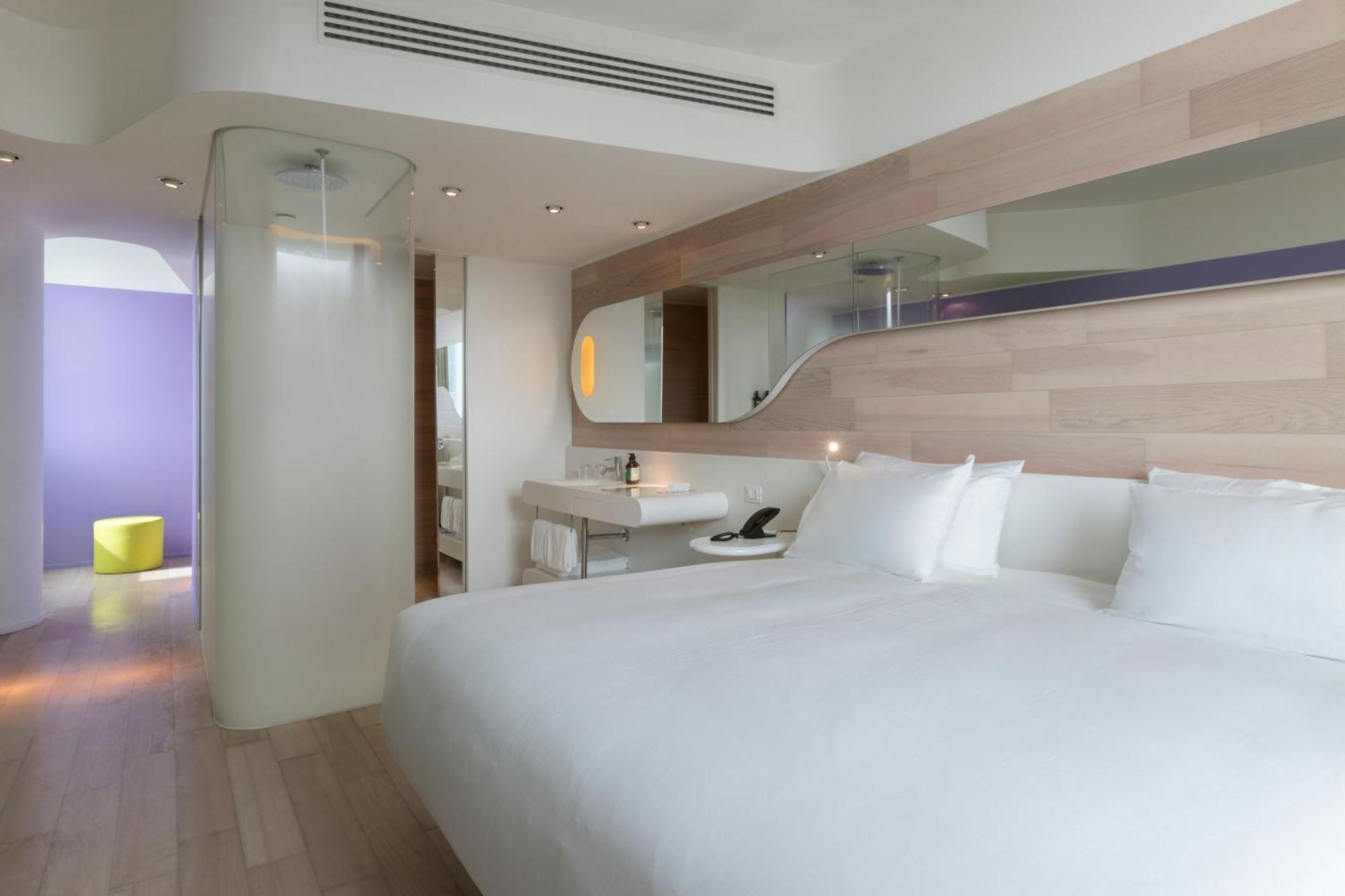 Voco Milan-Fiere By Ihg Hotel Exterior photo